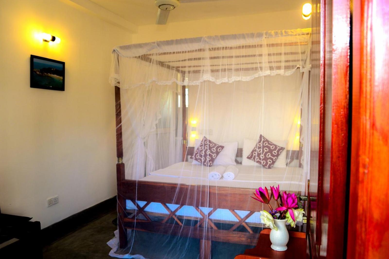 Coconut Style Restaurant & Milinda Guest Hotel Unawatuna Ngoại thất bức ảnh