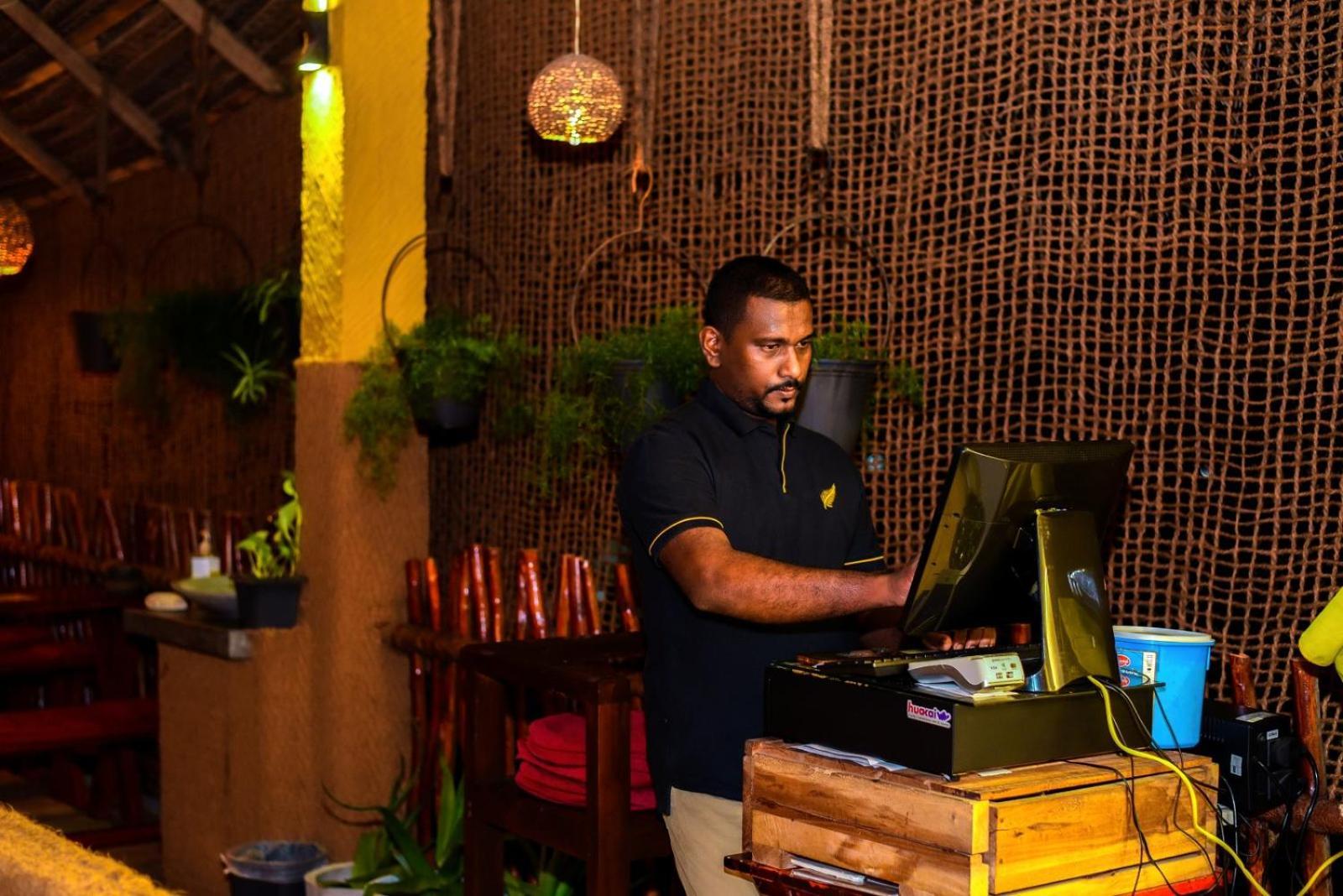 Coconut Style Restaurant & Milinda Guest Hotel Unawatuna Ngoại thất bức ảnh