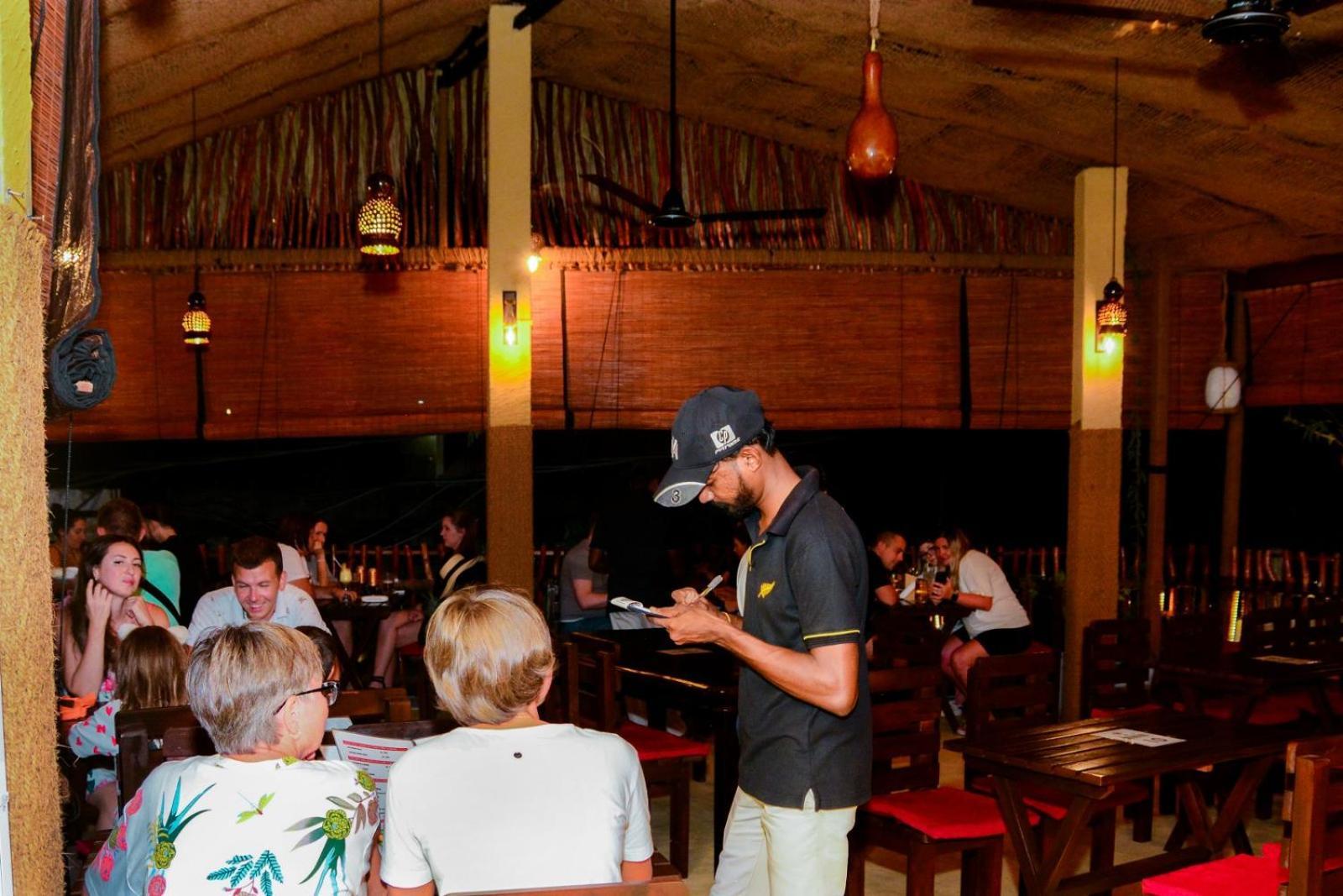 Coconut Style Restaurant & Milinda Guest Hotel Unawatuna Ngoại thất bức ảnh